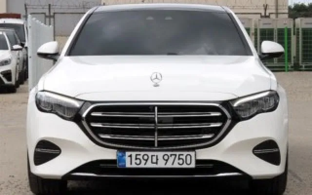무쏘칸 중고차 E-클래스 W214 E220d 4MATIC 매물 사진 3 - 2026/02 7,668km